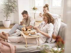 Morgengold Frühstückdienste ist Ihr Brötchenlieferservice in der Region Stuttgart und Umgebung. Wir liefern Ihnen frische Brötchen direkt an die Haustüre - auch an Sonntagen und Feiertagen. 

Frühstück bestellen, Frühstücksservice, Frühstück Lieferservice