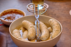 Weißwurstfrühstück - Gasthof Alte Veste