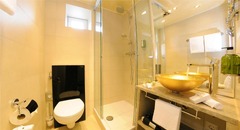 Guest room bath