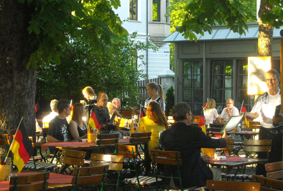 Restaurant & Hotel Engelkeller 4****: Unser Biergarten