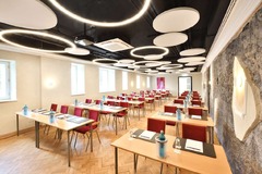 Meeting & Event Room Baroque Room (Meeting Setup Classroom)