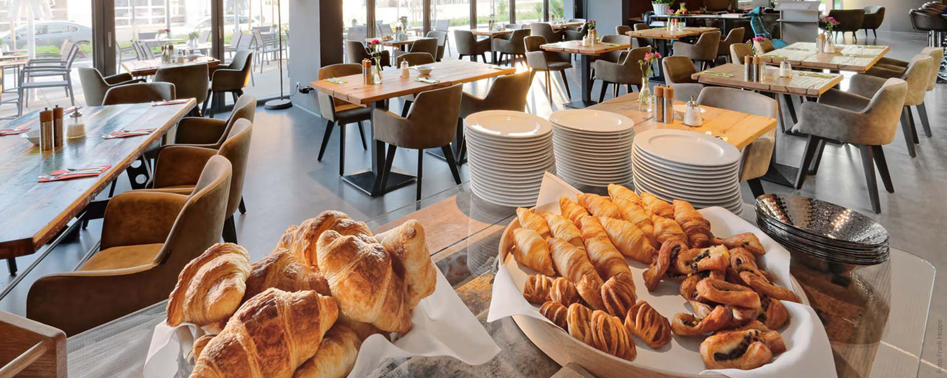 Frühstücks-Buffet für Hotelgäste und für Gäste ausserhalb - im V8 Hotel Böblingen - Flugfeld - Bahnhof - Stadtmitte