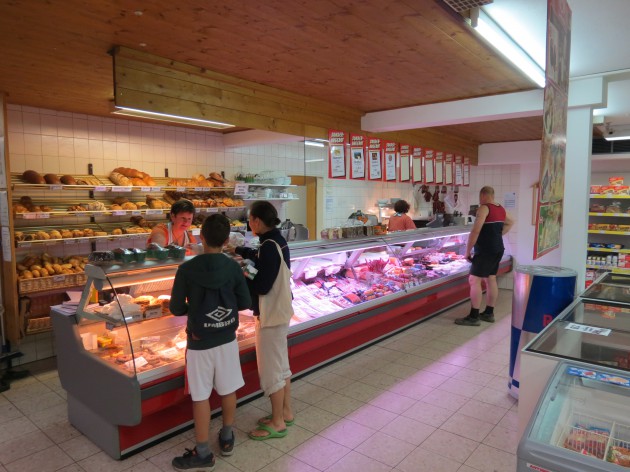 Brotzeit Stadel: Metzgerei & Bäckerei