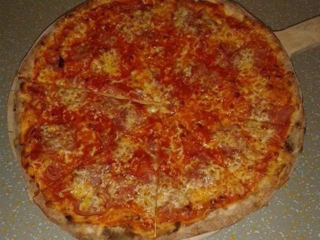 La Rustica - Lieferservice & Gaststätte: Pizza vom Feinsten