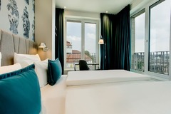 Hotel Motel One Dresden am Zwinger - Room