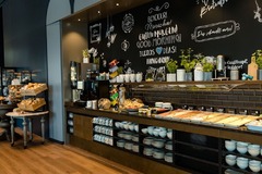 Hotel Motel One Dresden am Zwinger - Breakfast