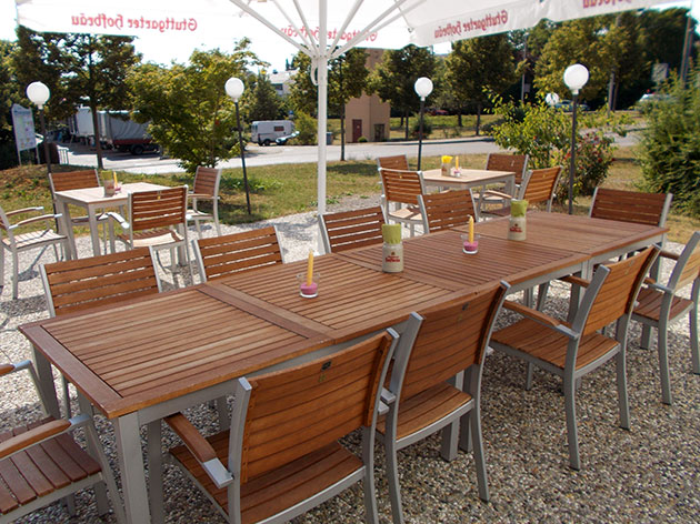 Vier Jahreszeiten: Unser gemütlicher Biergarten