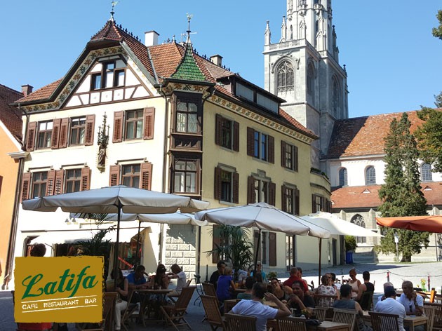 Latifa | Cafe Bar Cocktail: Unsere Terrasse