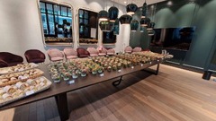 dean&david Catering | Stuttgart - Großes Catering Buffet mit Wraps, Salaten im Glas, Bowls und Desserts in moderner Eventlocation für Business Lunch und Firmenfeier.