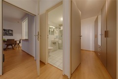 Guest room bath