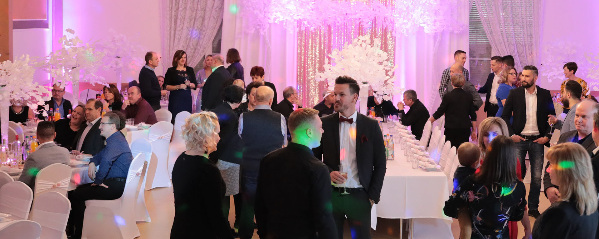 Sie wollen eine Stehparty veranstalten oder brauchen Sie eine Vortrags-Bestuhlung: