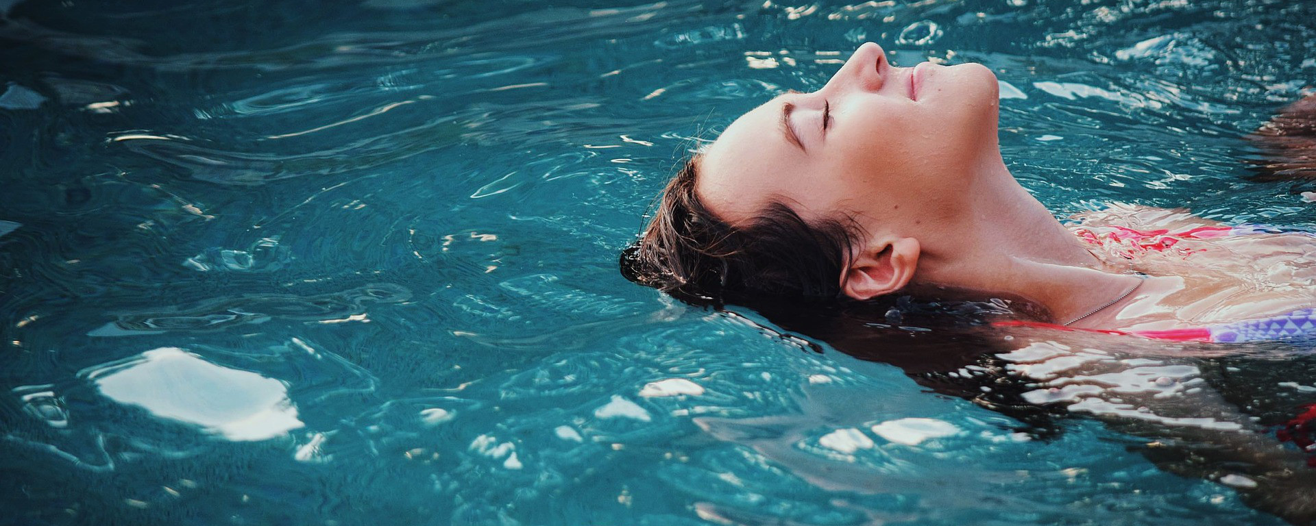 In der Wellness-Oase des SAVOY Hotel Frankfurt am Main erwartet Sie unser Pool, Sauna und Relax-Bereiche.
