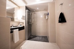 Premium Room Bathroom