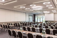 Europa 2 meeting room classroom set-up