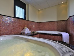 Pool - indoor