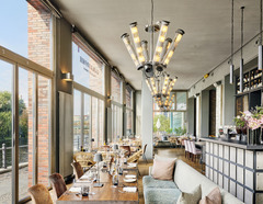 CARL & SOPHIE Spree Restaurant