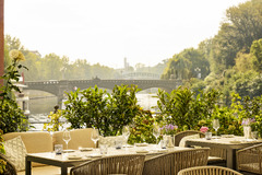 CARL & SOPHIE Spree Restaurant