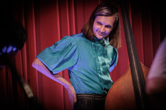 Kapelle17 steht für energiegeladenen Jazz mit frischen Grooves und dynamischer Bühnenpräsenz – eine Formation, die Tradition und Moderne gekonnt verbindet.