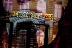 Leona Berlin auf der Bühne beim Visual Groove Festival im Jazzclub Karlsruhe. Sie verkörpert zeitgenössische Jazz- und Soulmusik.