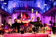 Die Palazzo Halle in Karlsruhe – Ihre perfekte Eventlocation für unvergessliche Veranstaltungen wie Firmenfeiern, Produktpräsentationen, Tagungen, Hochzeiten und mehr.
Die ehemalige Maschinenfabrik am Westbahnhof in Karlsruhe bildet ein außergewöhnliches 