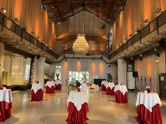 Die Palazzo Halle in Karlsruhe – Ihre perfekte Eventlocation für unvergessliche Veranstaltungen wie Firmenfeiern, Produktpräsentationen, Tagungen, Hochzeiten und mehr.
Die ehemalige Maschinenfabrik am Westbahnhof in Karlsruhe bildet ein außergewöhnliches 