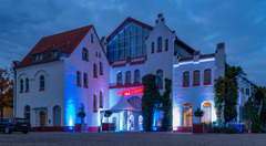 Die Palazzo Halle in Karlsruhe – Ihre perfekte Eventlocation für unvergessliche Veranstaltungen wie Firmenfeiern, Produktpräsentationen, Tagungen, Hochzeiten und mehr.
Die ehemalige Maschinenfabrik am Westbahnhof in Karlsruhe bildet ein außergewöhnliches 