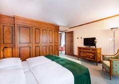 Suite bedroom