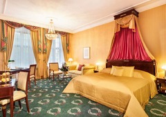 Junior Suite with baldachin