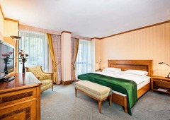Suite bedroom