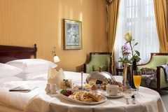 Breakfast in the room
