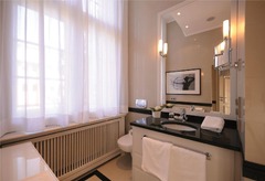 Guest room bath