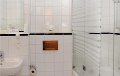 Bathroom 2 Singlebeds