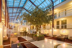 Lobby EG Night