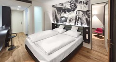 Design-Familyroom with connectingdoor