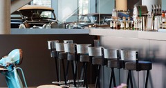 V8 Bar