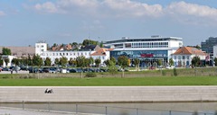 V8 Hotel and Motorworld
