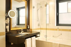Guest room bath