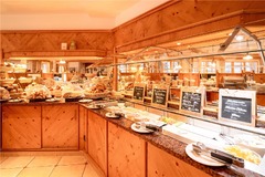 Breakfast at the Alpenhof Restaurant