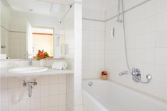 Guest room bath