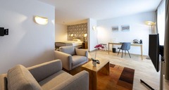 iO room