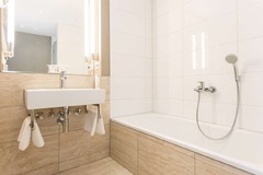 Guest room bath
