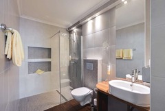 Guest room bath