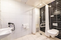 Premier Inn Germany accessible wet-room