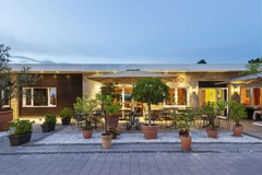 Reatuarnat terrace