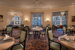 Café-Restaurant "Classic" mit Sommerterrasse