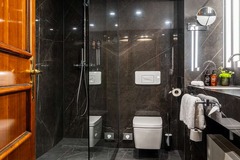 Bathroom superior room