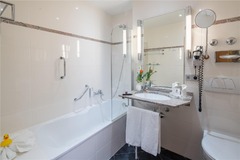 bathroom with bathtub