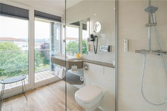 Executive bathroom #320