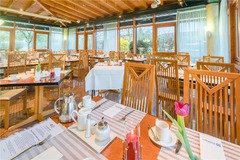 breakfast at the conservatory