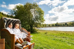 Best Western Ahorn Hotel Oberwiesenthal Oasis of Peace Beach Chair Couple